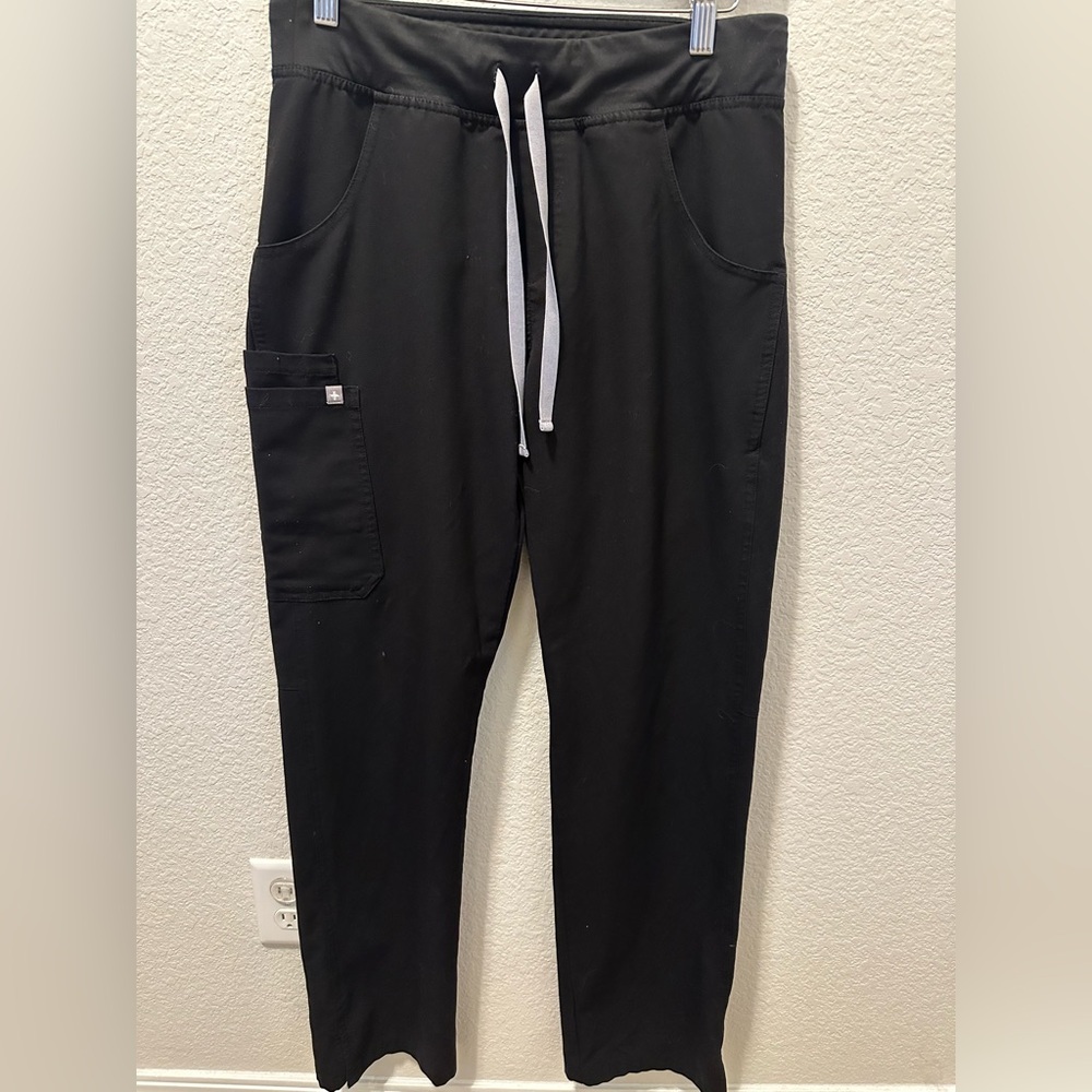 Figs Woman’s Kade Black Cargo Scrub Pants with Gray Drawstring